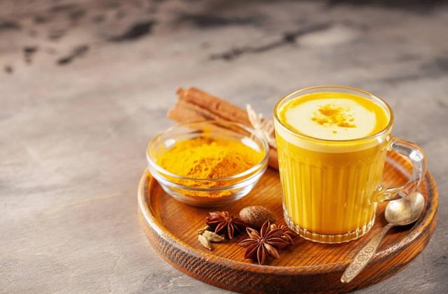 30 दिनों तक हर रात हल्दी वाला दूध पीने से क्या होता है? Turmeric Milk के बारे में ये नहीं जानते होंगे आप