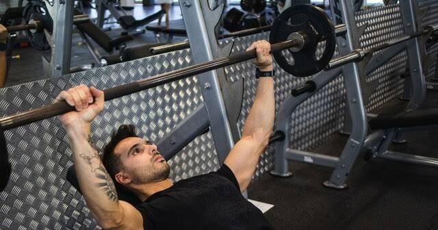 फिटनेस के चक्कर में न करें ये गलती, Heavy Workout बढ़ा सकता है हार्ट अटैक का खतरा