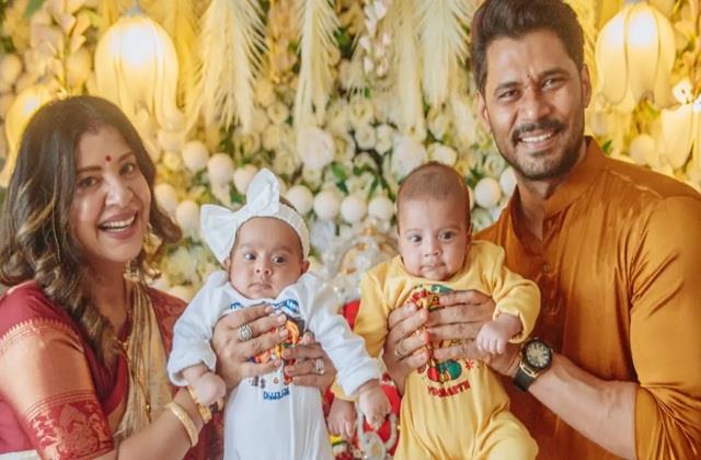 संभावना सेठ ने बप्पा के सामने दिखाया बेटा- बेटी का चेहरा, लोगाें ने खूब लुटाया बच्चों पर प्यार