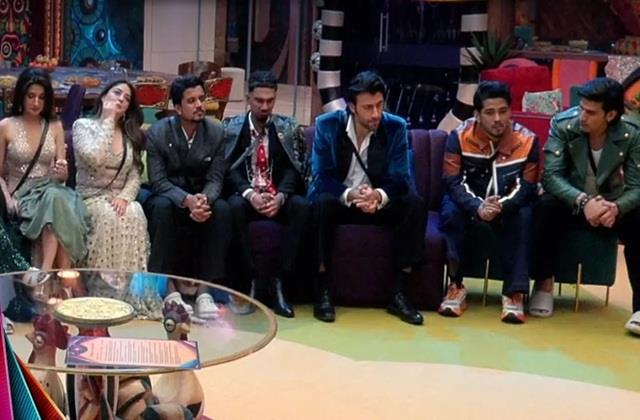 Bigg Boss 20 में हुआ पहला Eviction, इस कंटेस्टेंट को सलमान खान ने दिखाया बाहर का रास्ता
