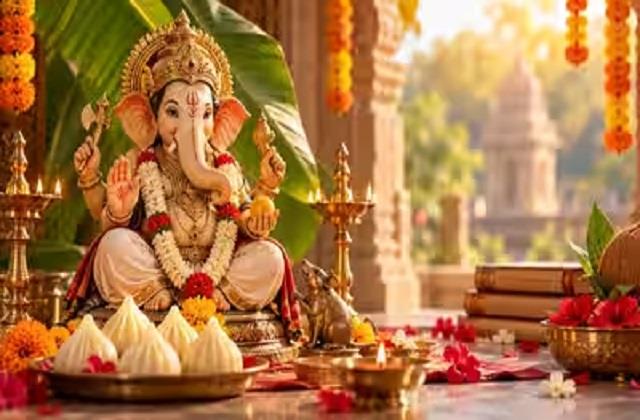 10 दिनों तक मिट्टी के रूप में क्यों विराजते हैं बप्पा? जानें इसके पीछे की पौराणिक कथा