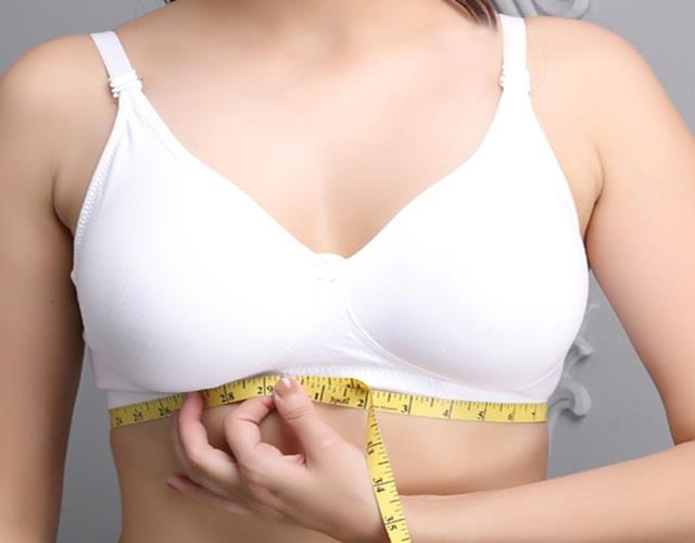 क्या Breast Oil से सच में बढ़ जाता है स्तनों का साइज?  जानिए असल में ये करते हैं क्या काम