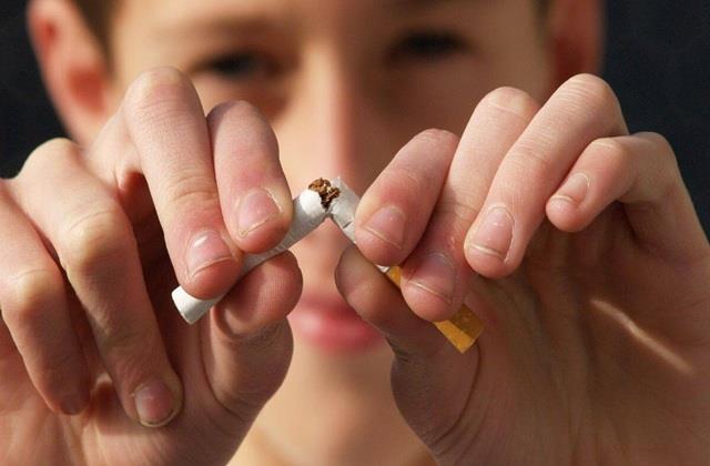 Smoker के पास खड़ा होना भी है जानलेवान! सिर्फ सिगरेट के धुएं से ही हर साल हो रही 17 लाख मौतें