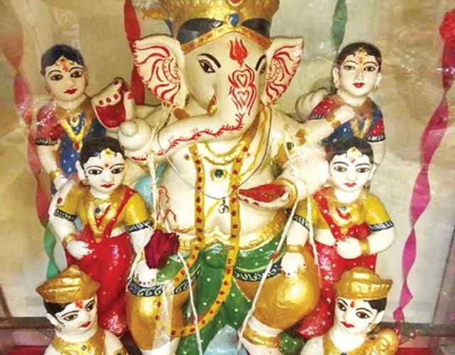 संतोषी मां है पुत्री तो शुभ- लाभ हैं पुत्र, जानिए कौन- कौन है गणपति बप्पा के परिवार में