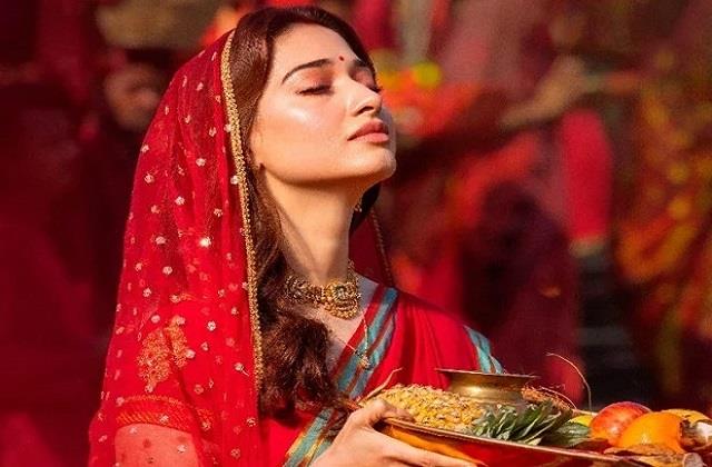 'छठी मैया' गाने की शूटिंग के दौरान इमोशनल हुईं तमन्ना भाटिया, कहा-मेरी आंखों में आंसू आ गए...