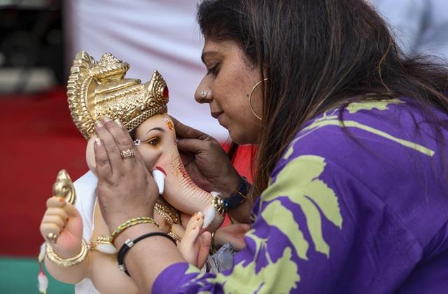 बप्पा को विदाई देने के बाद इधर- उधर ना रखें फूल, सुपारी और अन्य समान, नहीं तो नाराज होंगे गणपति