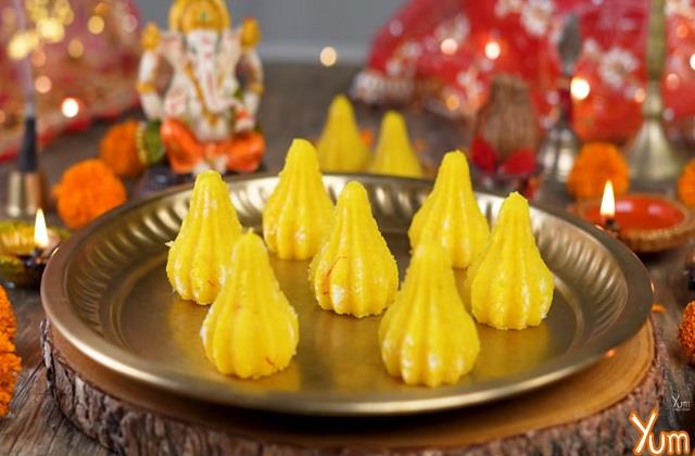 बादाम-नारियल मोदक से लगाएं गणपति बप्पा को भोग
