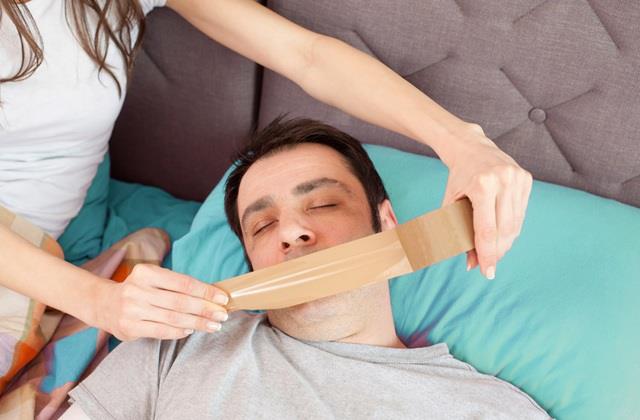 क्या किसी बीमारी के कारण नींद में बोलते हैं लोग? सांइस से समझिए पूरी बात