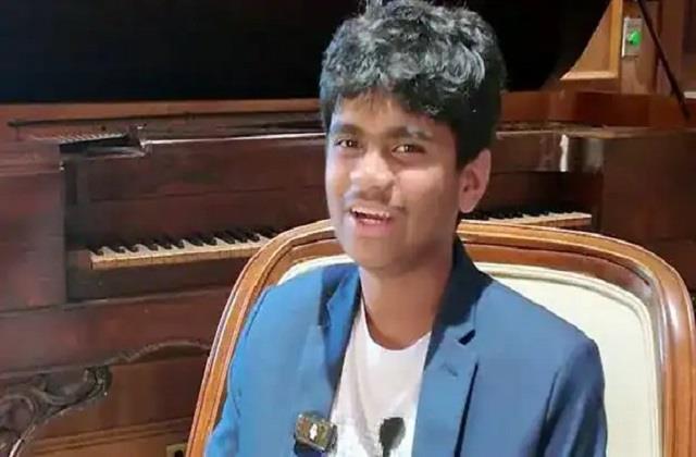 14 साल की उम्र में SAT में हासिल किए 1600 में 1600 अंक, भारतीय मूल के आश्रित तल्लूरी ने बनाया रिकॉर्ड