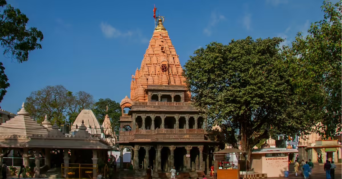 PunjabKesari, Baba Mahakal, Mahakal Darshan, Mahakal Bhasm Aarti, Ujjain Mahakal, Mahakal Mandir, Har Har Mahadev, Jai Mahakal, Shiv Bhakti, Darshan Booking, Mahakal Update