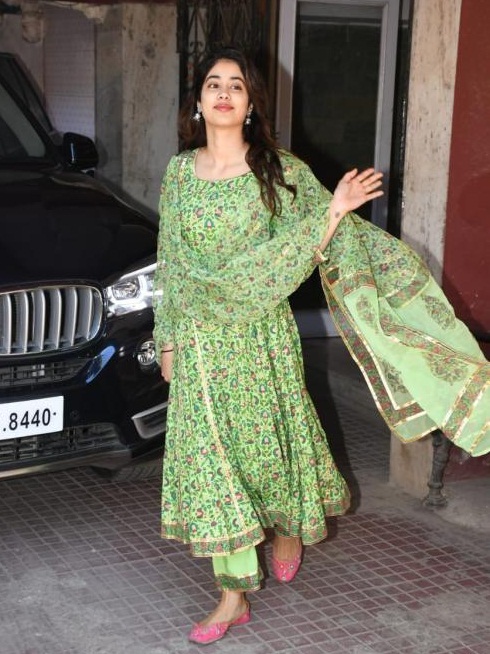 Bollywood Tadka, Janhvi Kapoor Images, Janhvi Kapoor Pictures, Janhvi Kapoor Photos