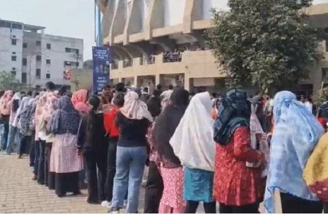 PunjabKesari, Virat Kohli, Rohit Sharma, India Vs South Africa, Raipur ODI, Raipur Match, Kohli Rohit Craze, Ticket Rush Raipur, IND v SA 2025, Raipur Stadium, Viral Cricket News, ODI 2025, Cricket Fans India, Kohli Fans, Rohit Sharma Fans