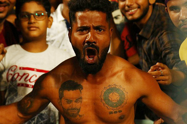 IPL 2019 : Virat Kohli Superfan seen in KKR v RCB Match