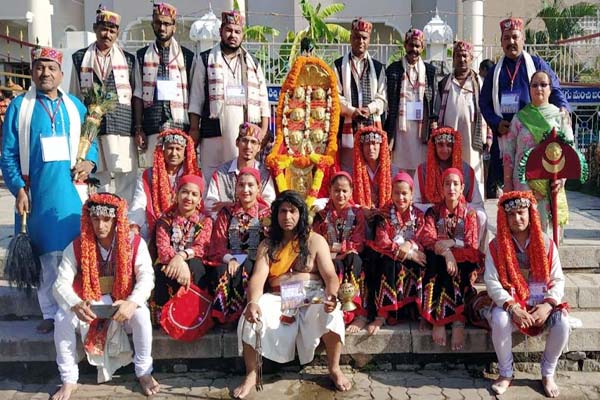 PunjabKesari, Folk Dance Group Image