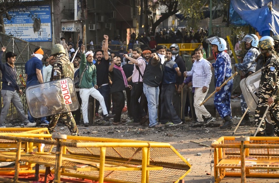 Image result for CAA Protest: दिल्ली में नहीं थम रही हिंसा