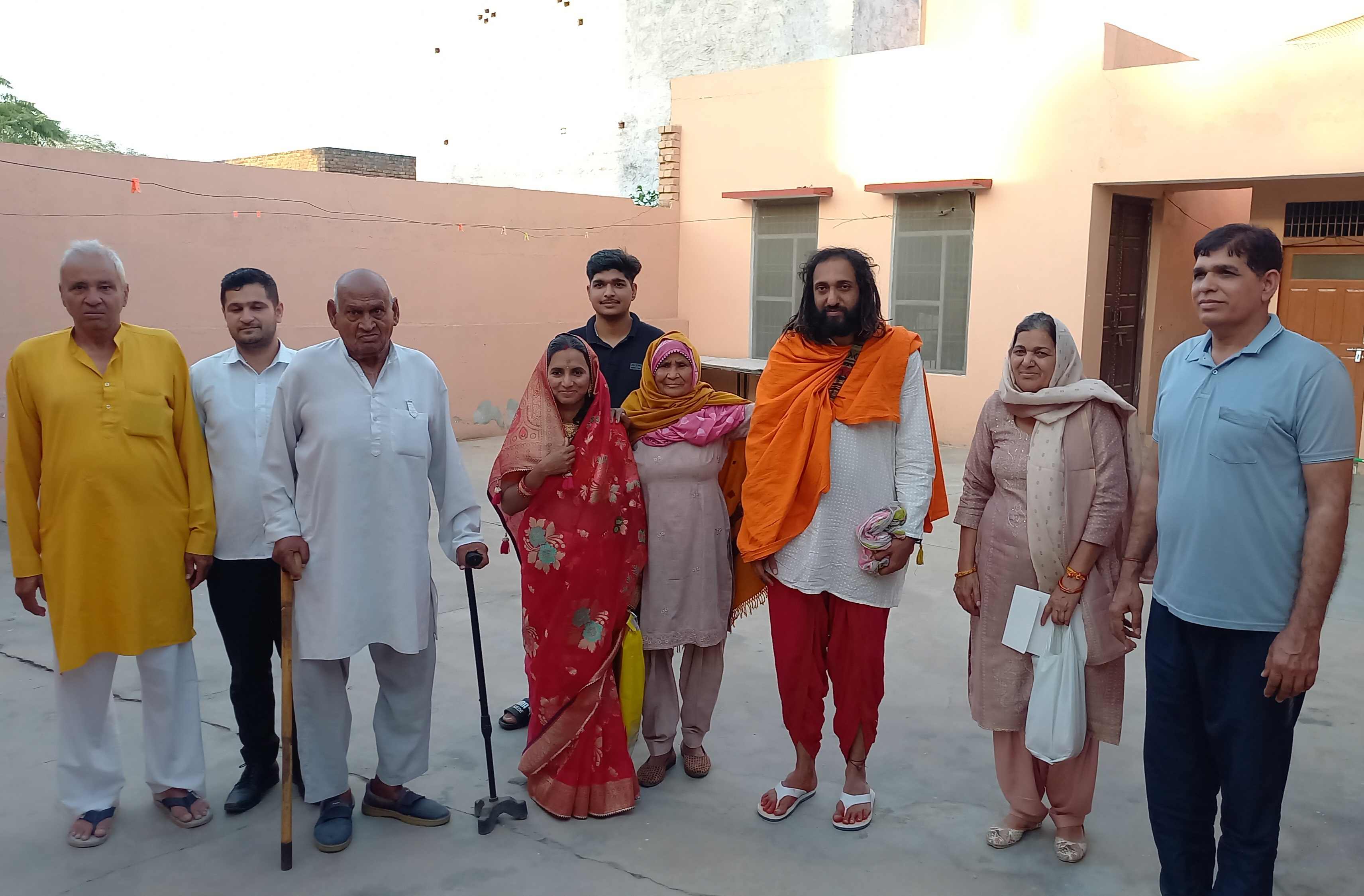 PunjabKesari IIT Baba Abhay Singh Marriage